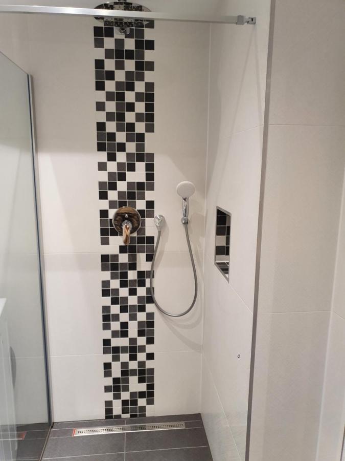 Smarte Dachgeschosswohnung Mit 2 Terrassen Direkt Am Hauptbahnhof Wenen Buitenkant foto