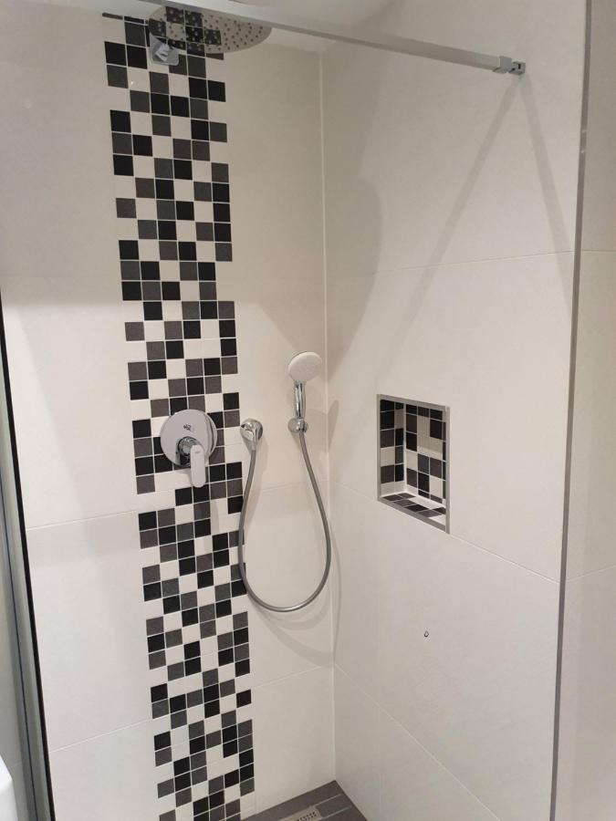 Smarte Dachgeschosswohnung Mit 2 Terrassen Direkt Am Hauptbahnhof Wenen Buitenkant foto